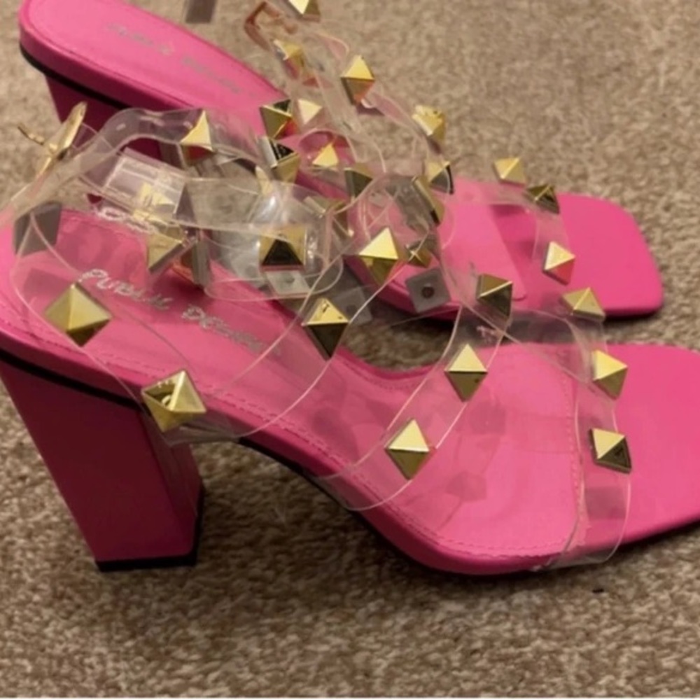 Elegant Pink Heels with Gold Accents